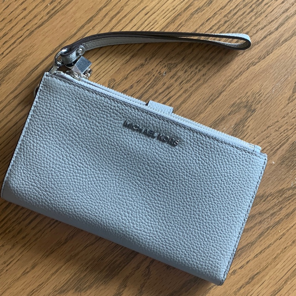 Michael Kors Wristlet Wallet